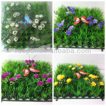 Césped decorativo artificial de la hierba de China los 25 * 25cm con la mariposa y las flores para la decoración casera